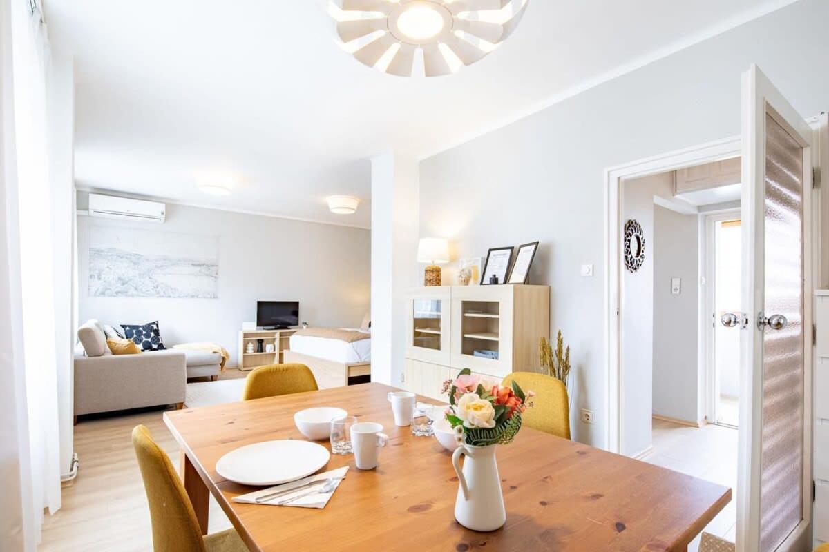Central - Comfy - Sunny Budapest Luaran gambar